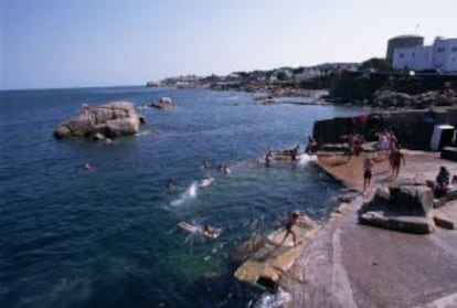 Bañistas en la piscina natural de Forty Foot, en Sandycove, cerca de Dublín.