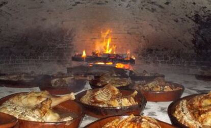 Horno tradicional del asador Casa César, en Quintanadueñas (Burgos).