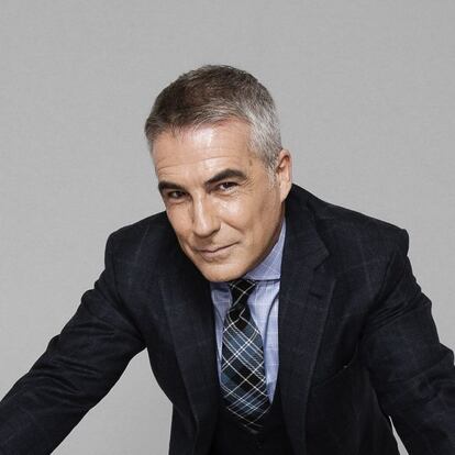 <p><b>David Cantero</b></p><p>Más de 30 años de profesión atesora David Cantero (Madrid, 1961). Desde 1982 hasta 2010 en Televisión Española, cuando se incorporó a los servicios informativos de Telecinco. Era el 1 de septiembre cuando unos terroristas irrumpieron en una escuela de Beslán (Rusia) y dio inició a tres días angustiosos que acabaron con 370 muertos. “Yo estaba en una gala de la nueva temporada cuando saltó la noticia y tuve que salir a toda prisa para Torrespaña. Me dolió mucho comentar esas imágenes terribles”. </p>
