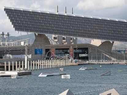 Instal·lació fotovoltaica al Fòrum (Barcelona).