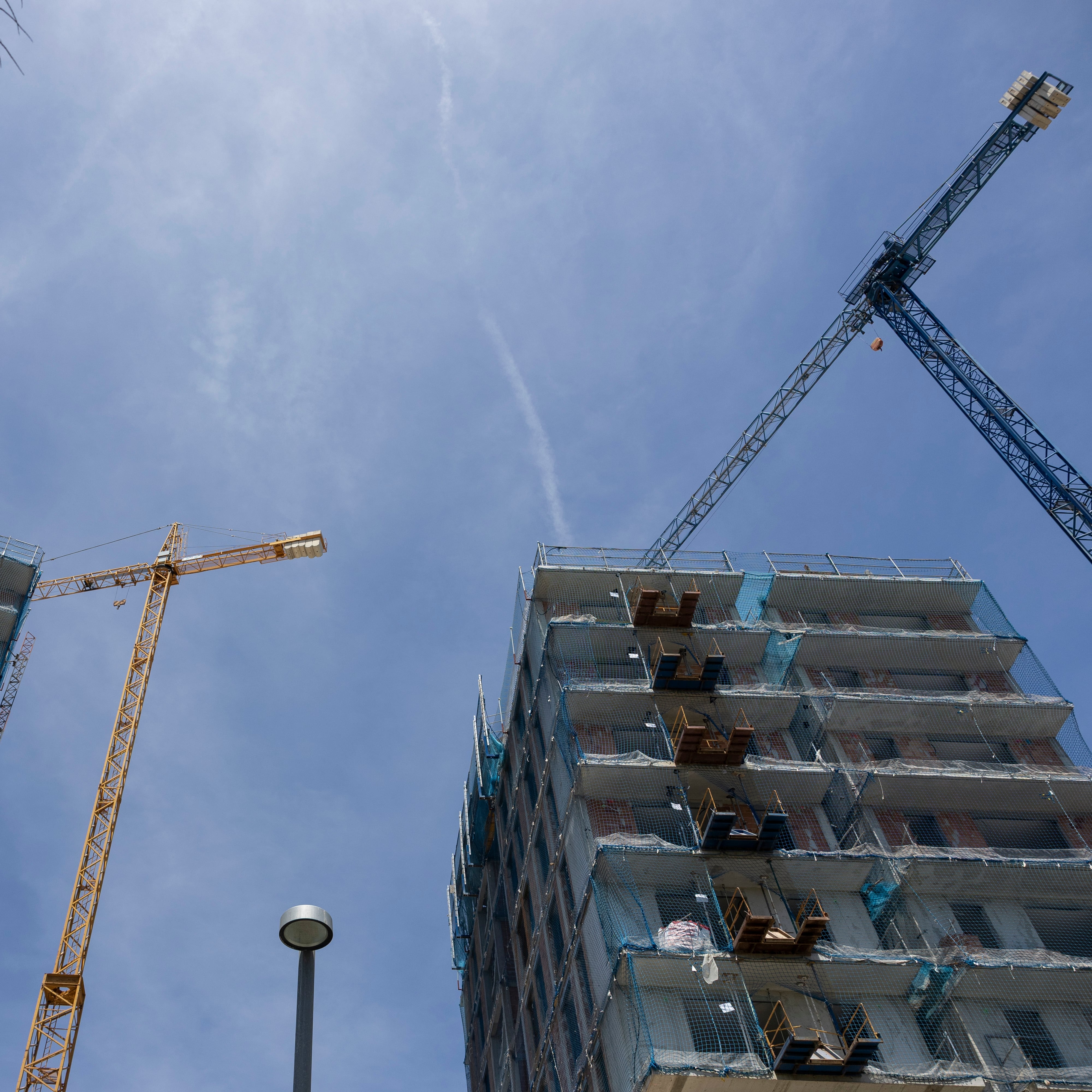 Viviendas de obra nueva en el barrio de La Marina, en Barcelona. 