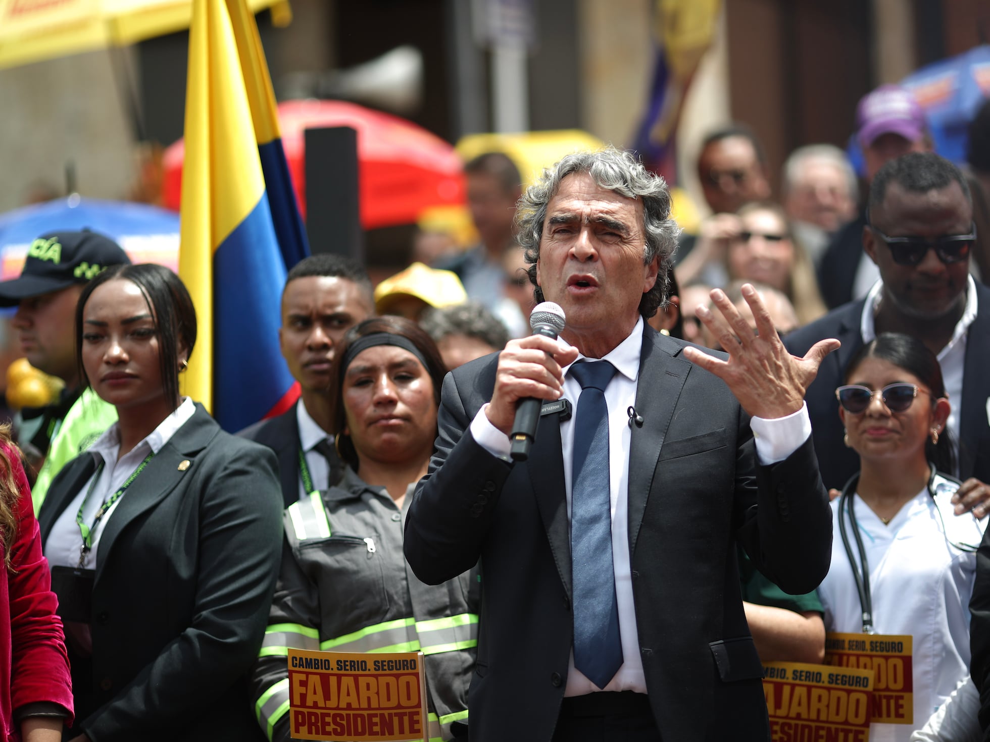 Sergio Fajardo contraataca a Iván Cepeda con la Constituyente de Petro, los escándalos de corrupción y la crisis de la paz total | EL PAÍS América Colombia