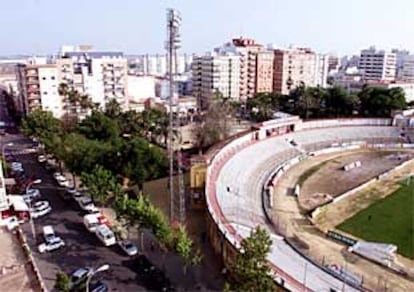 Terrenos del estadio Colombino de Huelva, en la barriada de Isla Chica. Pedro Rodrguez, alcalde de Huelva.