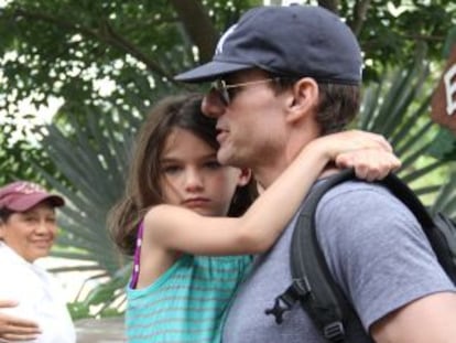 Tom Cruise y su hija Suri durante unas recientes vacaciones.