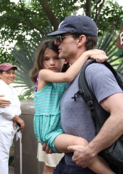 Tom Cruise y su hija Suri durante unas recientes vacaciones.