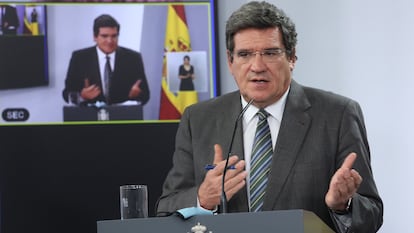 El ministro de Seguridad Social y Migraciones, José Luis Escrivá, comparece en rueda de prensa posterior al Consejo de Ministro celebrado en Moncloa, en Madrid (España), a 29 de septiembre de 2020.
29 SEPTIEMBRE 2020;YOLANDA DIAZ;ESCRIVÁ;RUEDA DE PRENSA;CONSEJO DE MINISTROS;ERTE
Pool
29/09/2020