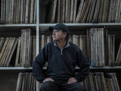 Fernando Marín  en su taller de serigrafía en Ciudad de México.
 