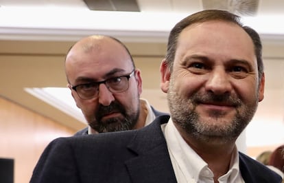 José Luis Ábalos y Koldo García, en 2020, en el Comité Nacional del PSG-PSOE.
