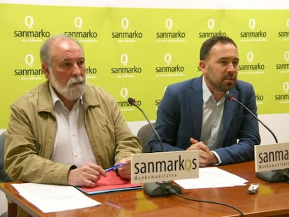 Arcadio Benítez y Denis Itxaso (derecha) en la rueda de prensa que han ofrecido en San Sebastián.