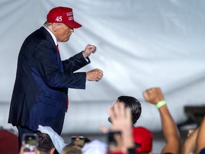 El expresidente de Estados Unidos, Donald Trump, durante un mitin en Florida, este domingo.