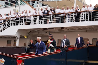 El rey Carlos III visita el yate 'Britannia' el 3 de julio de 2023, en Edimburgo, Escocia. 