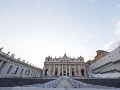 El director general del Instituto para las Obras de Religión (IOR), conocido como Banco Vaticano, Paolo Cipriani, y el vicedirector, Massimo Tulli, presentaron su dimisión, informó hoy el vaticano. EFE/Archivo