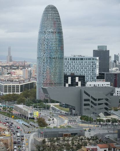 La Torre Glòries, antes llamada Torre Agbar en Barcelona, en una foto de archivo.