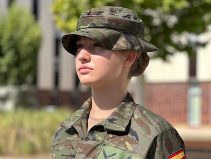 La princesa Leonor inicia este viernes su carrera militar, que se prolongará tres años, en la Academia General Militar (AGM) de Zaragoza.