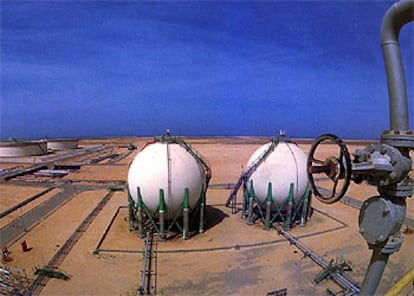 La riqueza de las reservas energéticas de Libia, gas y petróleo, atrae a las multinacionales estadounidenses.