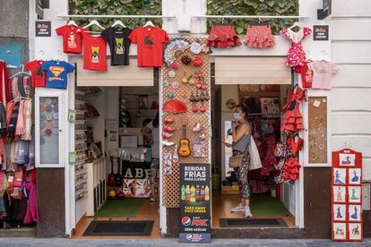 Una tienda del centro de Sevilla el 7 de abril. 