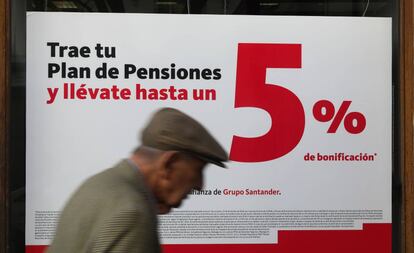 Carteles bancarios sobre planes de pensiones. 