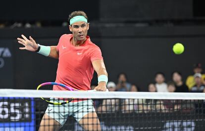 Rafa Nadal, durante un jugada del partido de dobles.