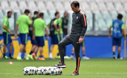 Massimiliano Allegri, técnico de la Juve, en el entrenamiento del lunes