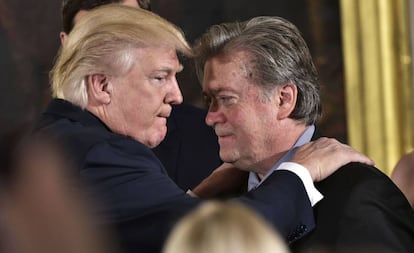 Trump com Bannon na semana passada.