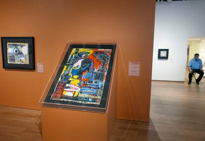 Vista de la exposición en el Museo de Orlando con cuadros de Basquiat que resultaron ser falsos. 