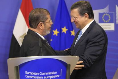 Morsi, durante una conferencia de prensa junto José Manuel Durao Barroso en Bruselas.