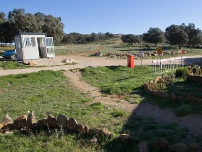 Entrada a la finca de Los Merinos, a 12 kilómetros de Ronda.