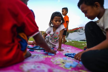 Se teme que más de 1.000 escuelas estén dañadas, según las primeras estimaciones de Unicef. Esto puede dejar a más de 142.000 estudiantes sin ir al colegio.