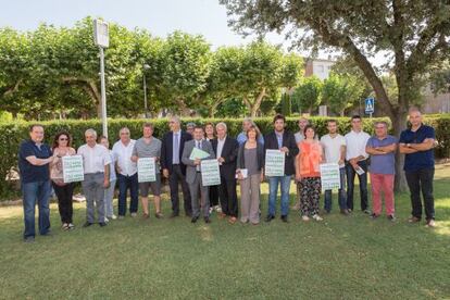 Els alcaldes dels 13 municipis del Lluçanès.