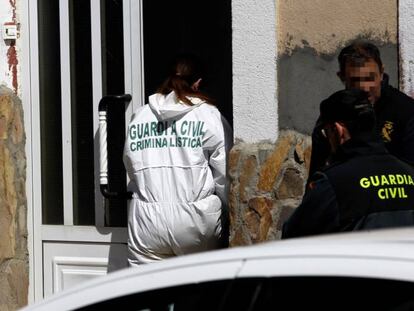 La Guardia Civil investiga en una casa de Castrogonzalo (Zamora) después de ser hallado el cuerpo de la joven de 33 años.