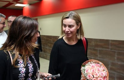 Federica Mogherini (r), the EU's High Representative for Foreign Affairs and Security Policy, arrives in Havana on Monday.