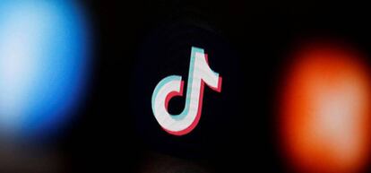 FILE PHOTO: A TikTok logo is displayed on a smartphone in this illustration taken January 6, 2020. REUTERS/Dado Ruvic/Illustration/File Photo