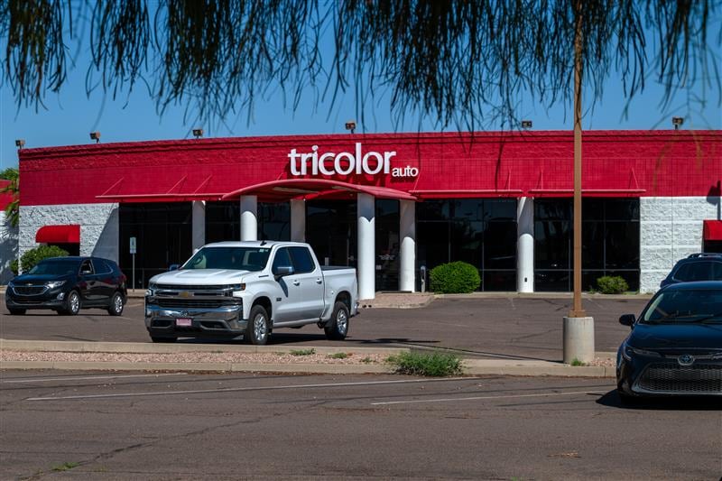 Un concesionario Tricolor.