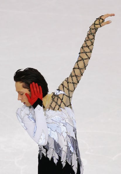 Y si hay un icono de estilo en el deporte reciente, ese es Johnny Weir. El patinador, que ya es asiduo a los desfiles, sorprendió a todos con sus trajes, la mayoría hechos por él mismo, en 2010. En los Juegos de invierno de 2018, ya consciente de su fama, llegó a Corea del Sur con 18 maletas. Hoy, reconvertido en comentarista deportivo, sigue haciendo tutoriales de moda para sus más de medio millón de seguidores.