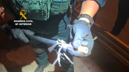 Imagen del video distribuido este sábado por la Guardia Civil de la operación contra el tráfico de drogas en la provincia de Sevilla, en la que han sido detenidas 26 personas.