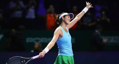 Muguruza se despide del p&uacute;blico de Singapur.