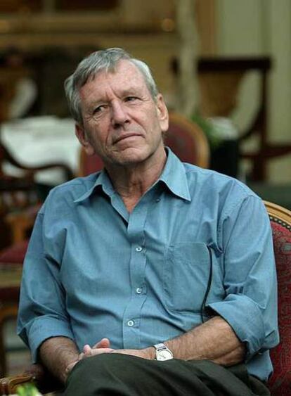 Amos Oz, durante una estancia en Madrid en 2004.