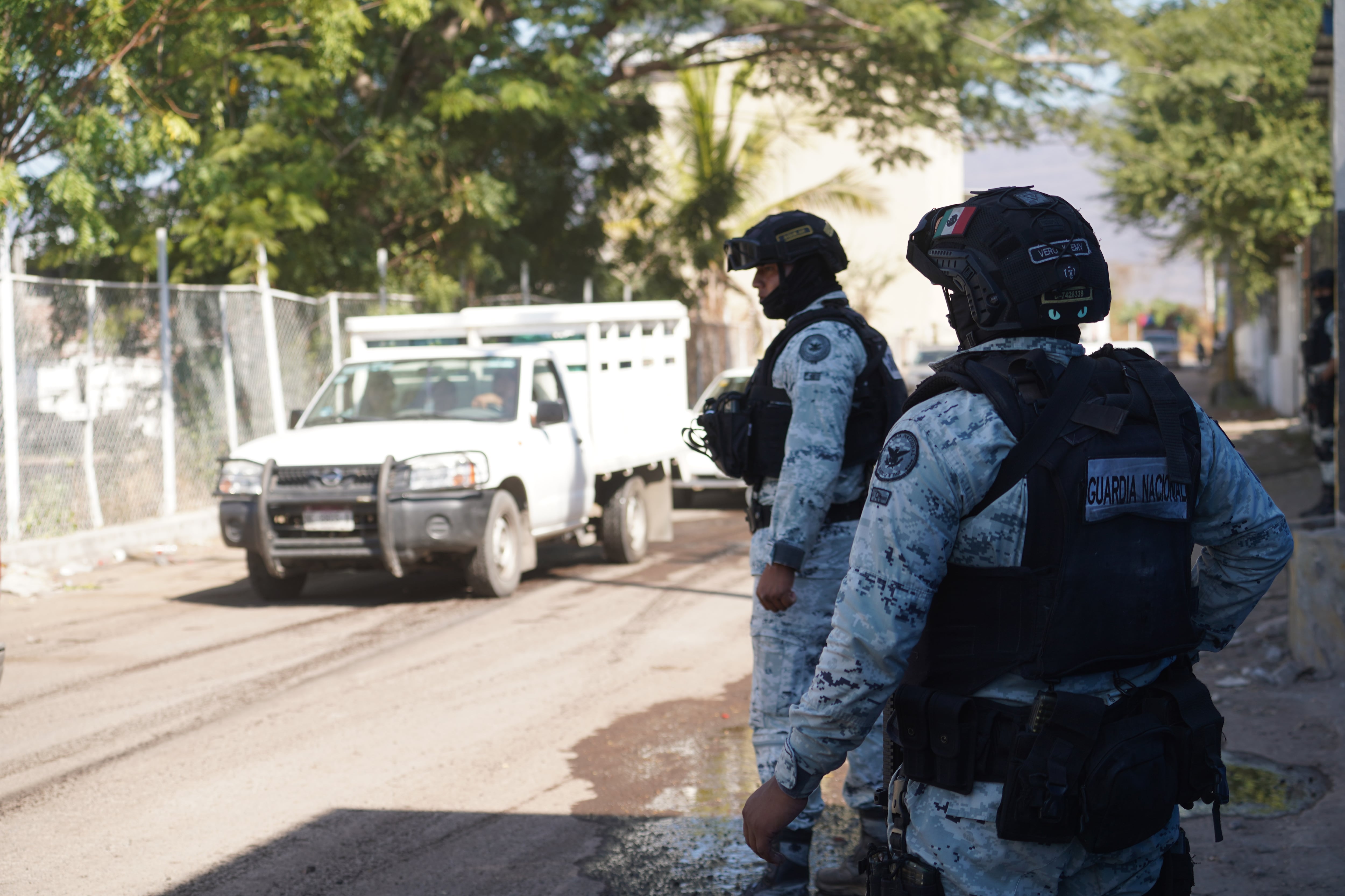 Operativo de seguridad en el tianguis limonero de Apatzingán.