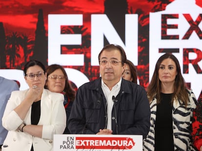 El secretario general del PSOE y candidato a la presidencia de la Junta de Extremadura, Guillermo Fernández Vara, ofrece una rueda de presa en Mérida tras conocer los resultados electorales de las Elecciones del 28 de mayo.