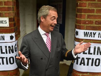 Nigel Farage tras votar en el referendum sobre el Brexit el 23 de junio de 2016.