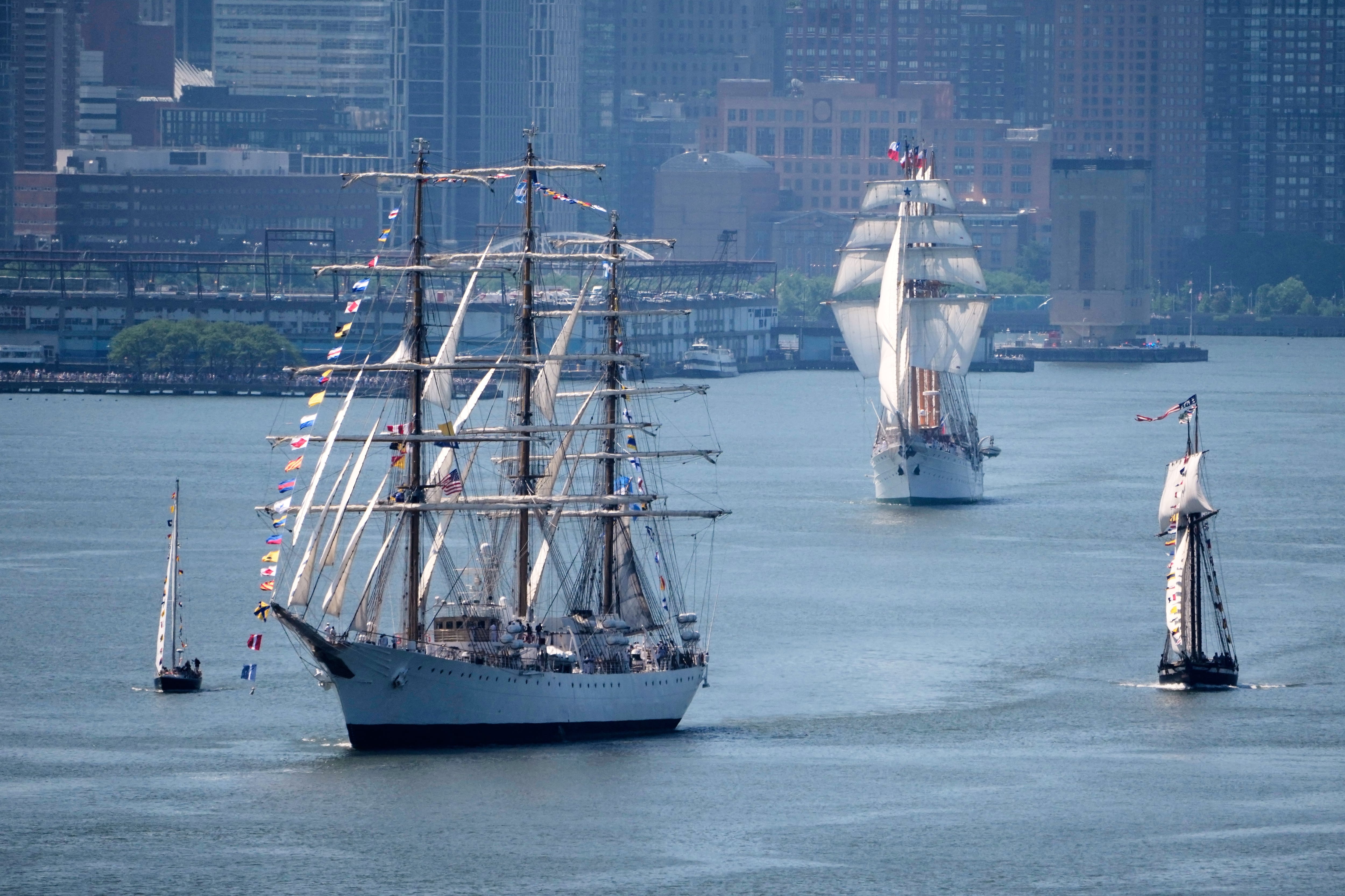Nueva York celebra los 250 años de Estados Unidos con un desfile de 40 veleros de todo el mundo