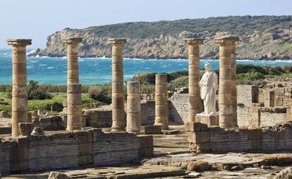 Yacimiento arqueológico de Baelo Claudia, junto a la playa de Bolonia, en Tarifa (Cádiz).