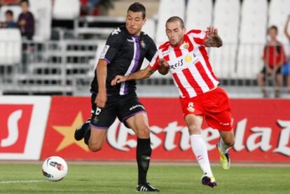 Un instante del partido entre Almería y Valladolid.