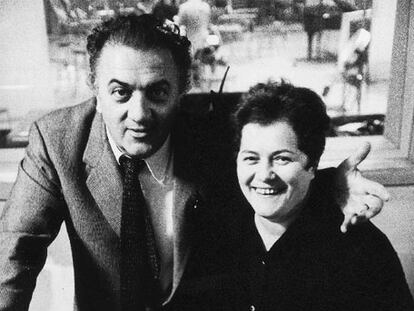 Federico Fellini y su musa Liliana Betti, en una imagen de la exposición.