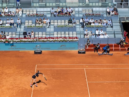 Sakkari ejecuta un servicio durante el partido contra Sabalenka.