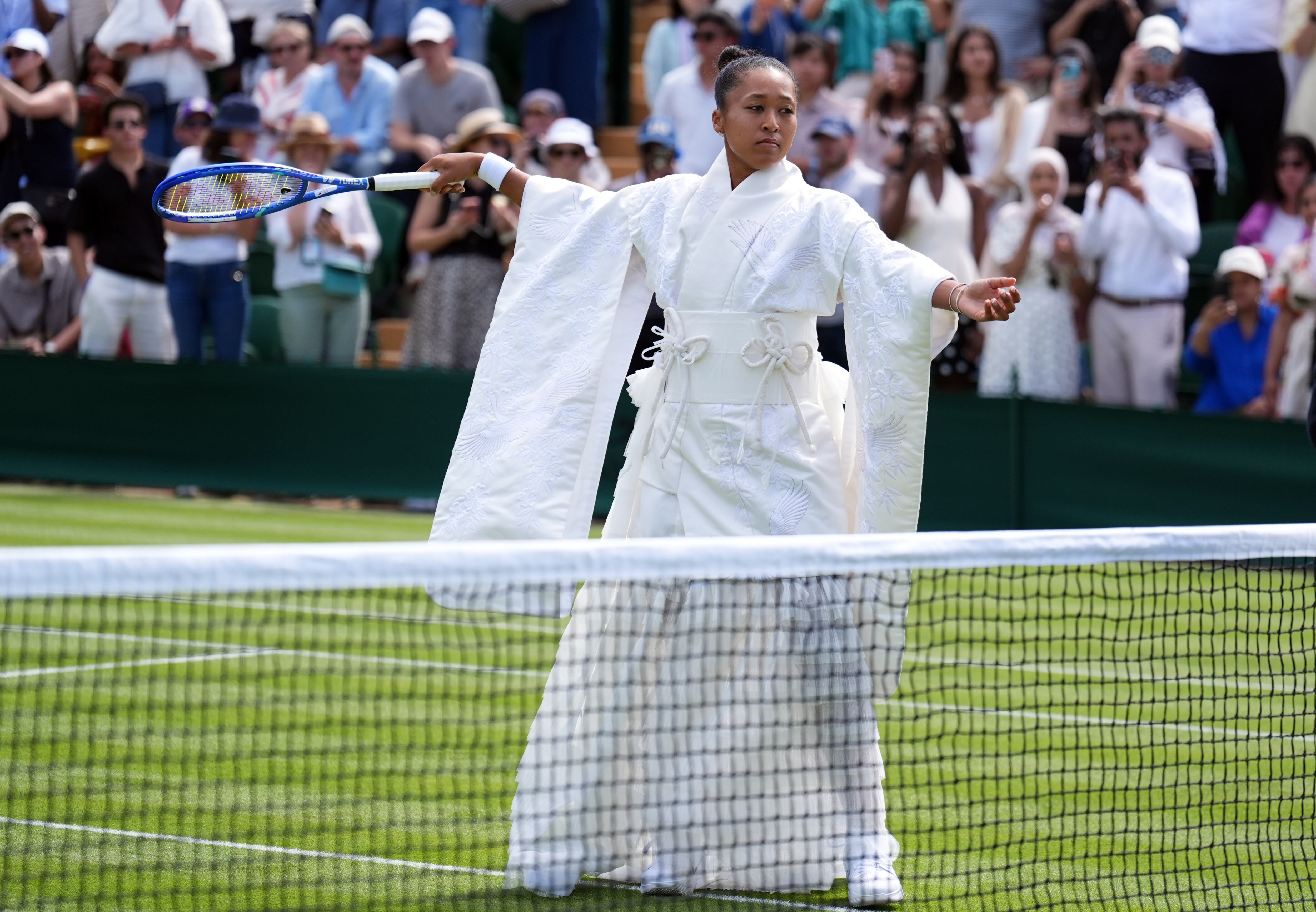 Naomi Osaka y un espectacular kimono blanco para no romper con el protocolo de Wimbledon