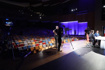 El auditorio vacío donde se llevó a cabo el debate.