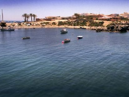 Una vista de la isla de Tabarca, frente a la costa de Alicante