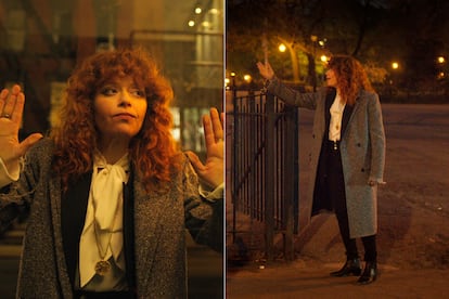 Lyonne y el abrigo de Helmut Lang que luce en la serie.