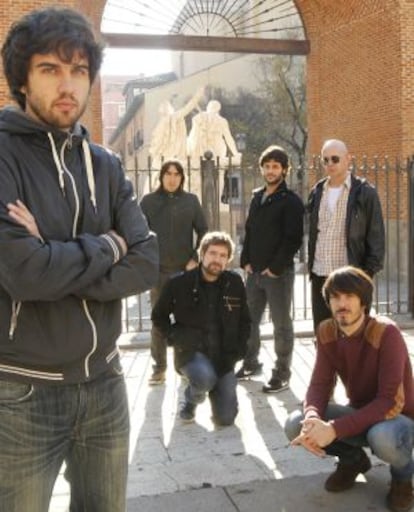Guillermo, David, Jorge, ÁlvarO, Juan Manuel y Pucho, en la plaza del Dos de Mayo.